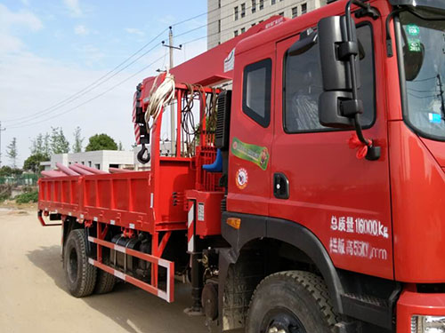 新隨車(chē)吊服務(wù)于高新區醫院